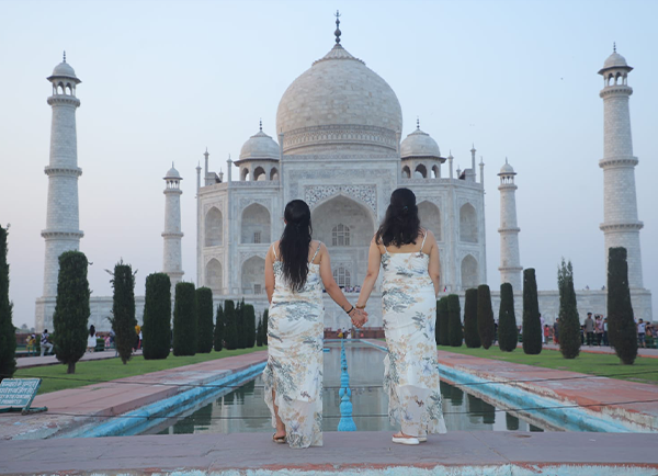 Taj Mahal Tour by Gatimaan Train