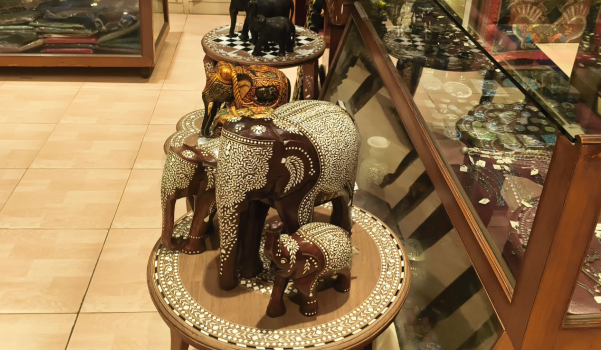 Agra Handicraft Shopping Tour from Delhi