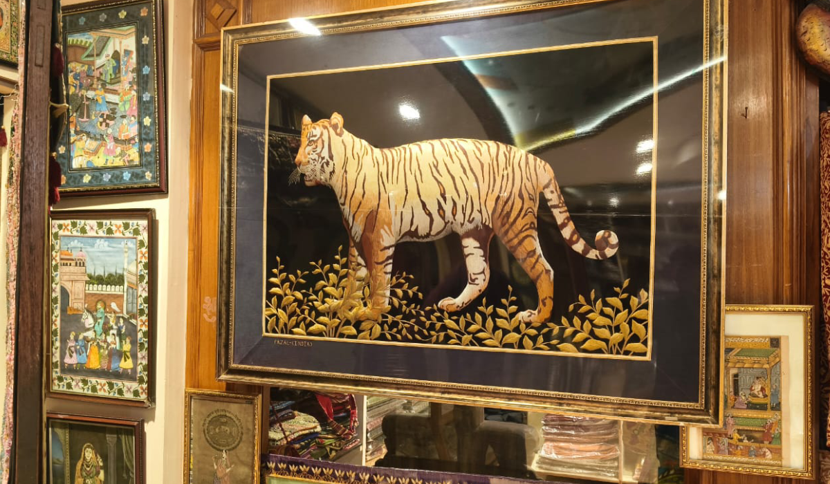 Agra Taj Mahal Tour with Handicraft Shopping By Car
