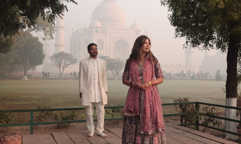 Taj Mahal Skip the Line Luxury Tour With Guide from Delhi